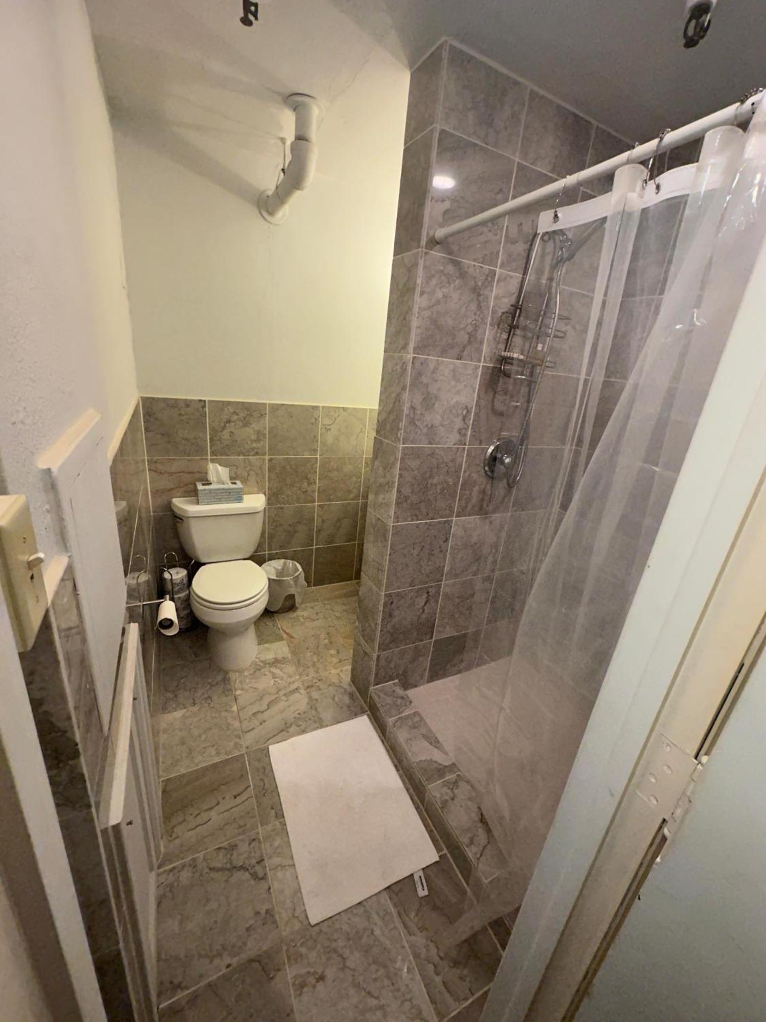 The Oaks B&B Hotel And Spiritual Center Джеймстаун Экстерьер фото